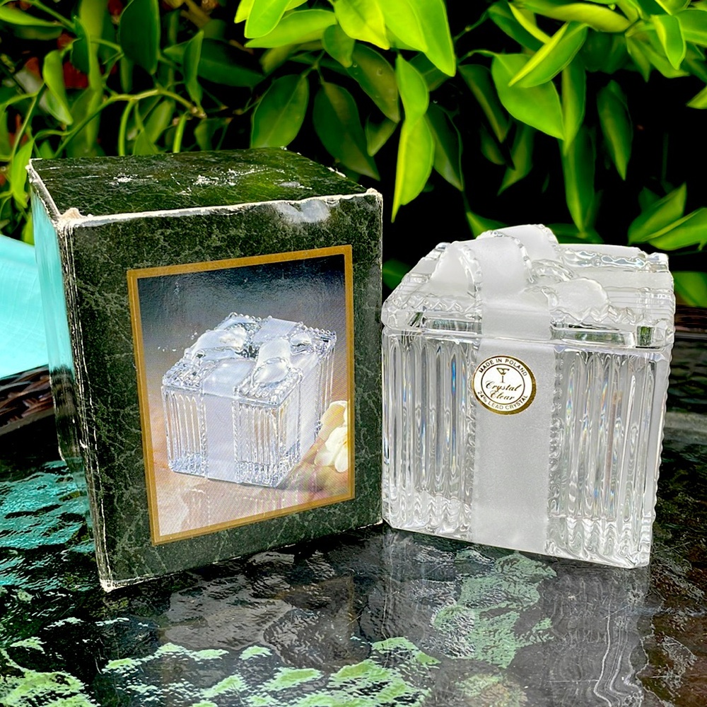 New Vintage Crystal Clear Signatures Square Bow Trinket Box Frosted - 3.25 in